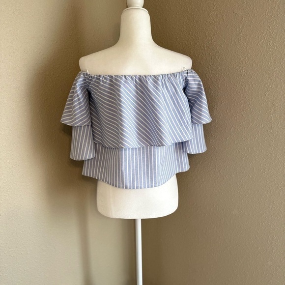 WAYF Gracie Off Shoulder Ruffle Striped Top Size: Small - Picture 3 of 4